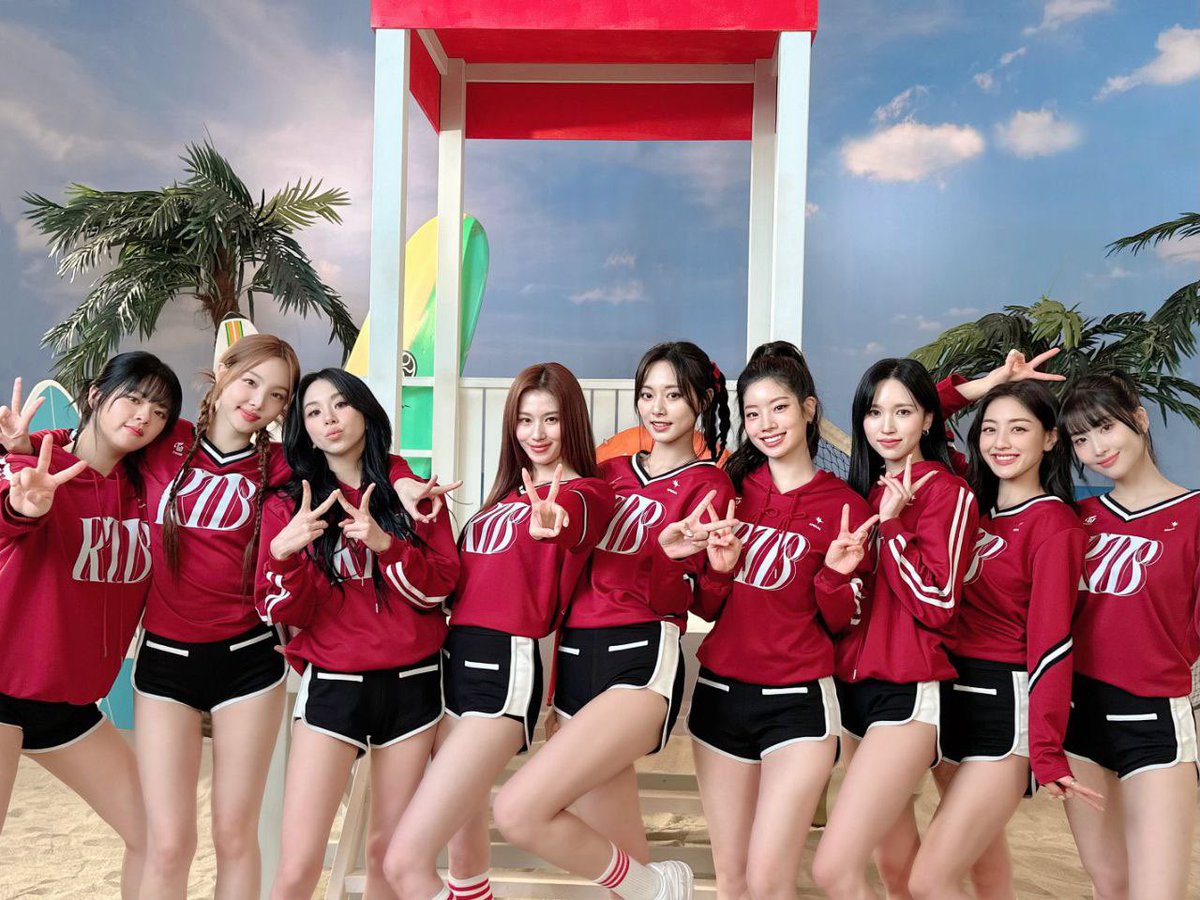 sooyaastan0301's tweet image. So pretty my girls😭😭
#TWICE #TWICE_5TH_WORLD_TOUR_READY_TO_BE_in_JAPAN_SPECIAL #twicetagram #najeongmosajimidachaetzu