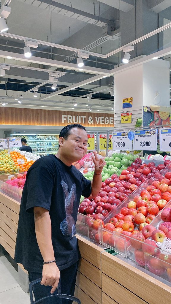 AndreAns_ARF's tweet image. ceritsnya Mau diet
ga makan karbo sma yg dgoreng2
kita lihat kan dlu smpe mana bertahan 🤭
#dieta #OneWithBINI #kurus #sispack #wkwkwk #ChkChkBoom