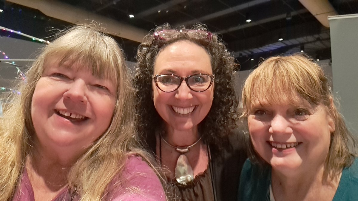 LauraAllenMT's tweet photo. Spent the week at the World Massage Festival in Cherokee NC. A good time was had by all! Hanging with Irene Diamond and Vivian Madison-Mahoney. https://t.co/vvIVRmtjiT
