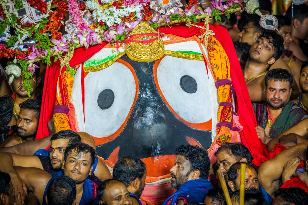 surendraod's tweet photo. କାଳିଆର  ନିଳାଦ୍ରୀ ବିଜେରେ ଗୋଟି ପହଣ୍ଡିର ଦିବ୍ୟ ଅପୂର୍ବ ଦୃଶ୍ୟ 🙏 

#NiladriBije2024 #ନୀଳାଦ୍ରିବିଜେ୨୦୨୪
#ନୀଳାଦ୍ରୀବିଜେ #JaiJagannatha https://t.co/aqsazSfzT8
