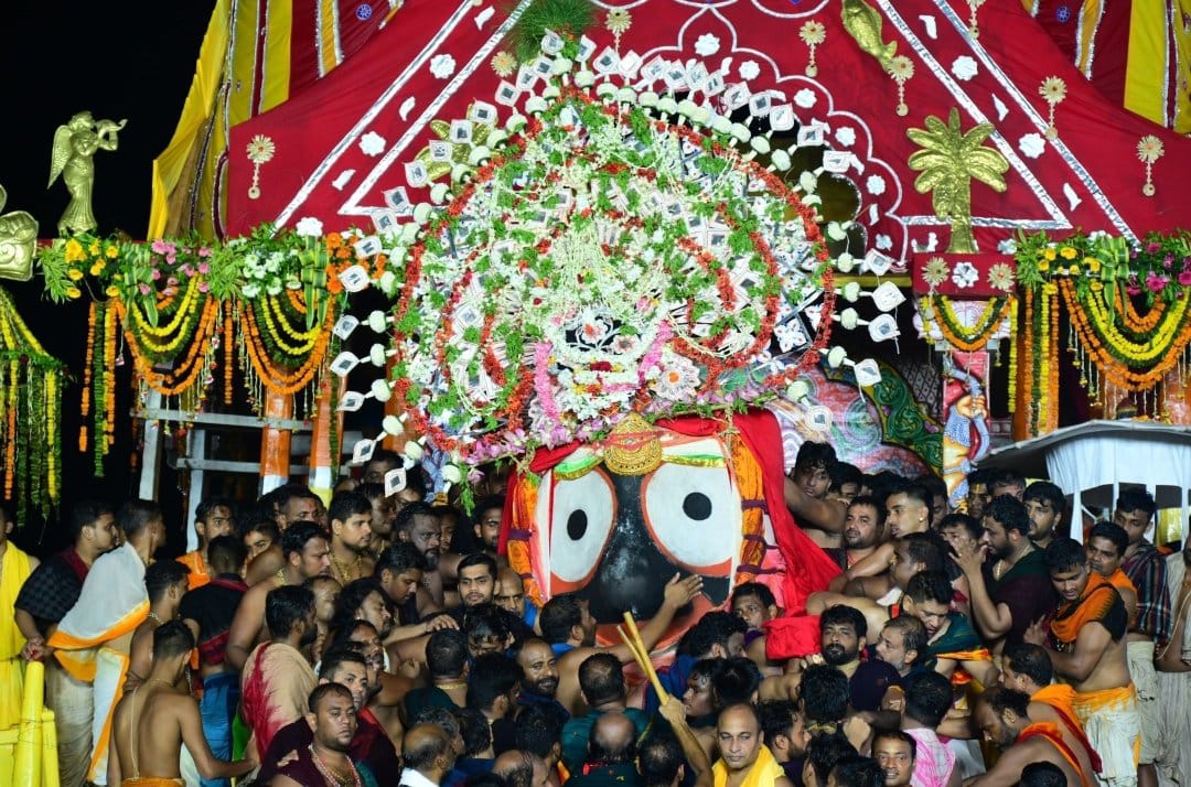 surendraod's tweet photo. କାଳିଆର  ନିଳାଦ୍ରୀ ବିଜେରେ ଗୋଟି ପହଣ୍ଡିର ଦିବ୍ୟ ଅପୂର୍ବ ଦୃଶ୍ୟ 🙏 

#NiladriBije2024 #ନୀଳାଦ୍ରିବିଜେ୨୦୨୪
#ନୀଳାଦ୍ରୀବିଜେ #JaiJagannatha https://t.co/aqsazSfzT8