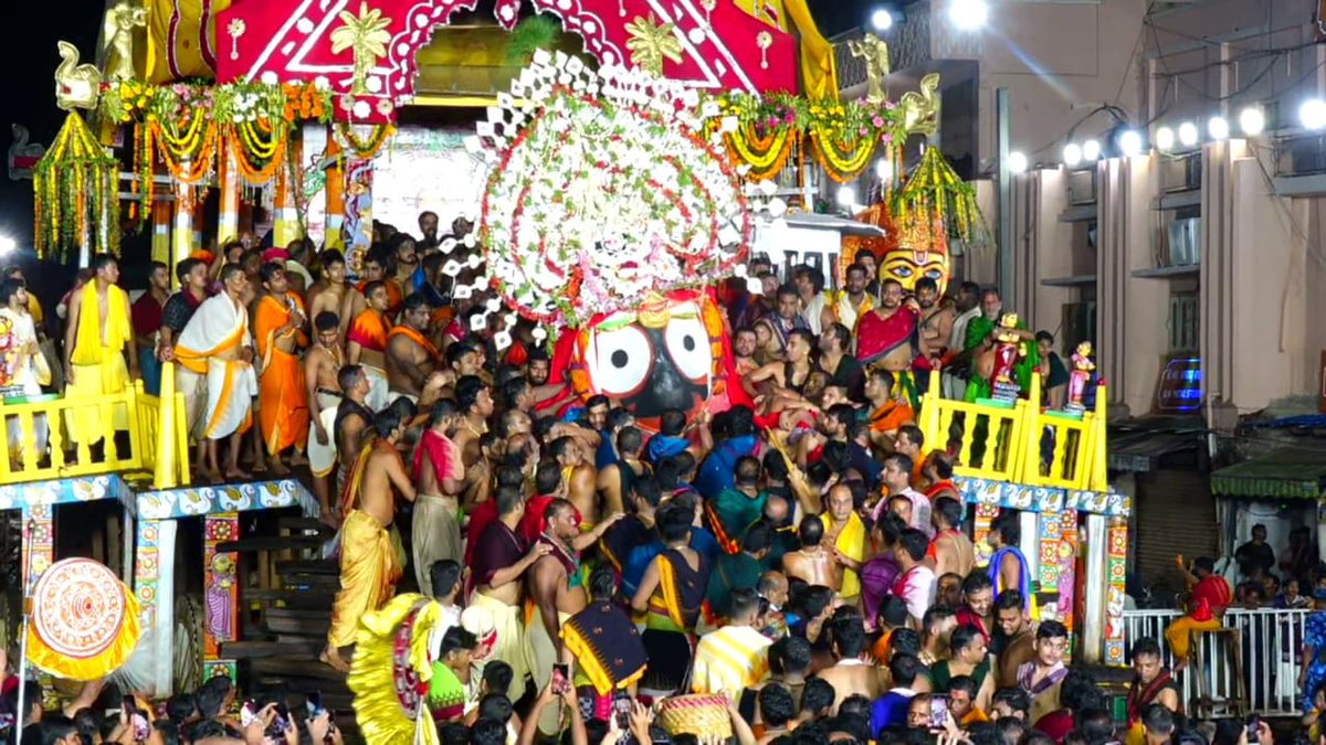 surendraod's tweet photo. କାଳିଆର  ନିଳାଦ୍ରୀ ବିଜେରେ ଗୋଟି ପହଣ୍ଡିର ଦିବ୍ୟ ଅପୂର୍ବ ଦୃଶ୍ୟ 🙏 

#NiladriBije2024 #ନୀଳାଦ୍ରିବିଜେ୨୦୨୪
#ନୀଳାଦ୍ରୀବିଜେ #JaiJagannatha https://t.co/aqsazSfzT8