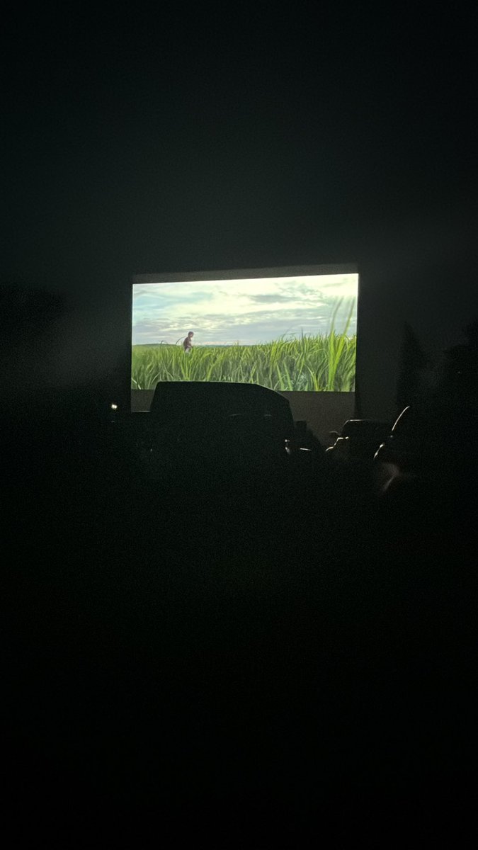 Only one way to watch Twisters! At the drive-in on beautiful Missouri evening! <a href="/ReedTimmerUSA/">Reed Timmer, PhD</a> <a href="/NWSPaducah/">NWS Paducah, KY</a>