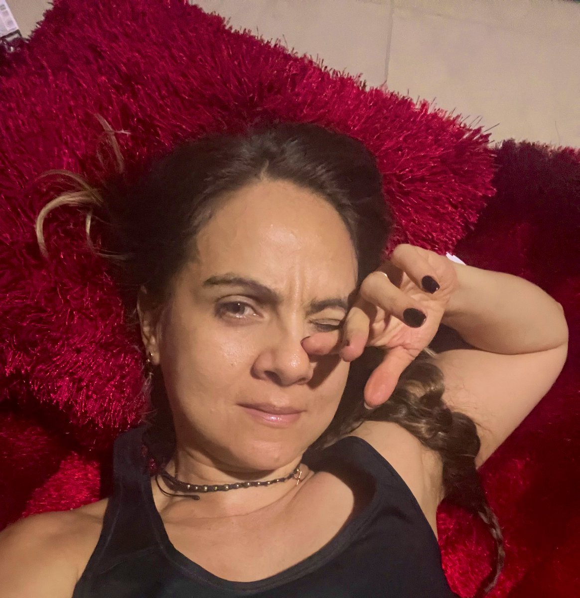 MarisolUribeVer's tweet photo. A poca gente quiero de verdad y de muy pocos tengo buen concepto. Cuanto más conozco el mundo, más me desagrada, y el tiempo confirma mi creencia en la inconsistencia del carácter humano y en lo poco que se puede uno fiar de las apariencias de bondad o inteligencia https://t.co/5dhkoZHbsL