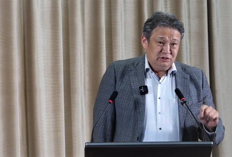 П.Цэнгүүн: Төртэй хамсаатан бизнэсмэнүүд шоронд ордог. Төртэй хамтарсан сэтгүүлчид мөн ял авдаг.

Хэдий чинээ төртэй ойртож орооцолдоно төдий чинээ эрх чөлөөгөө алдана.

Төр бол эрх чөлөөний дайсан, хүчирхийллийн монополь!!