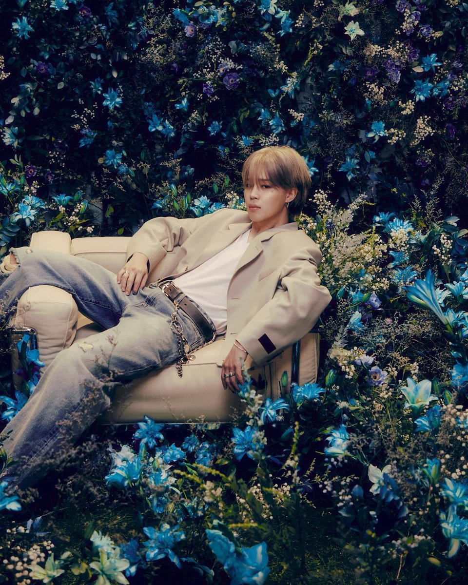 dalvar_O2's tweet photo. @997now @BigReidRadio @NICKIMINAJ @joejonas Hey Iโd love to hear #Who by #Jimin! Itโs so good!! Please #NightShowFam https://t.co/WIbuh8up4r