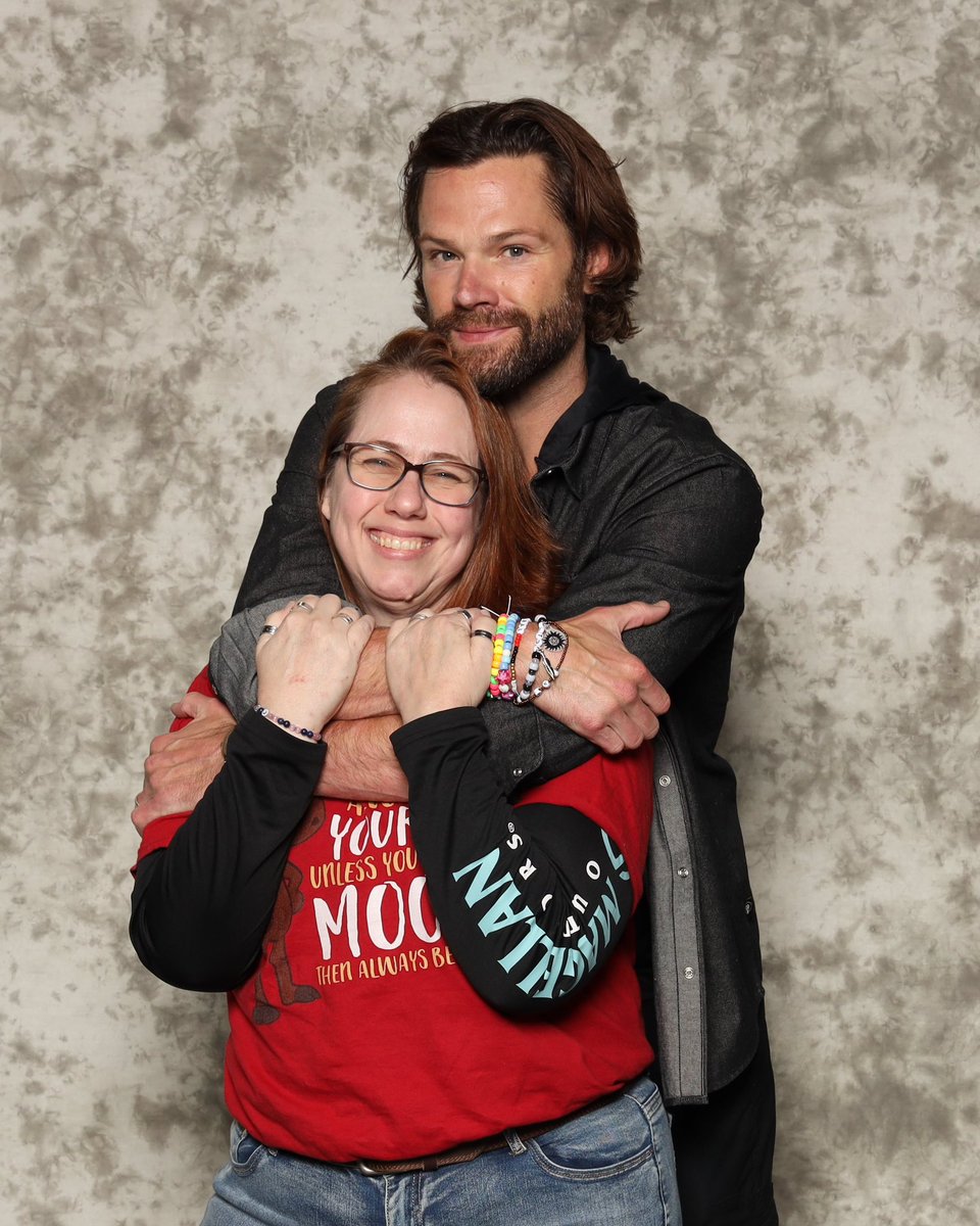 JulSPNForever67's tweet photo. Last #JaredWeek post of the day. Thank you for being you. Thank you loving us back.  Thank you taking time to make each of us feel  like only person in the room when you talk to us. Thank you for being you. #WeLoveYouJaredPadalecki #HappyBirthdayJaredPadalecki 🥰 https://t.co/2yNzcWdQce