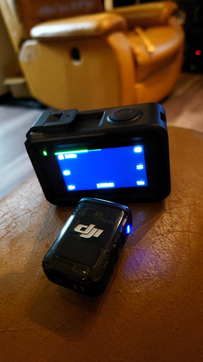 lx5700fuga's tweet photo. ※この時期に出荷された機器でもアップデートしないとワイヤレス項目は表示されず無線接続できません🤔

 #DJI
 #オズモアクション4
 #アクションカメラ
 #アップデート
 #mic2 https://t.co/0A2Zt4ooOL