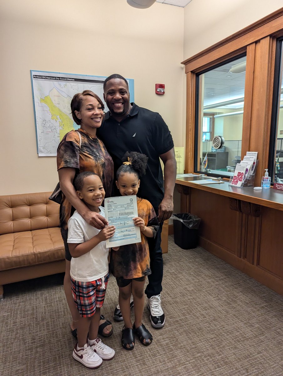 Hayes4Portland's tweet photo. Today was a big day; I filed my paperwork to officially be a candidate for Portland City Council District 1. And it was an honor to have my family and Commissioner Gonzalez by my side to celebrate with me. #BringBackTheRoses https://t.co/YEFz7R88Zw
