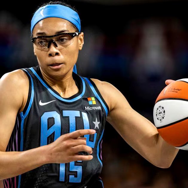 WomensHoops_USA's tweet photo. ALLISHA GRAY WINS THE 3 POINT CONTEST! 🔥 #WNBAAllStar https://t.co/w5Ri8HUdtt