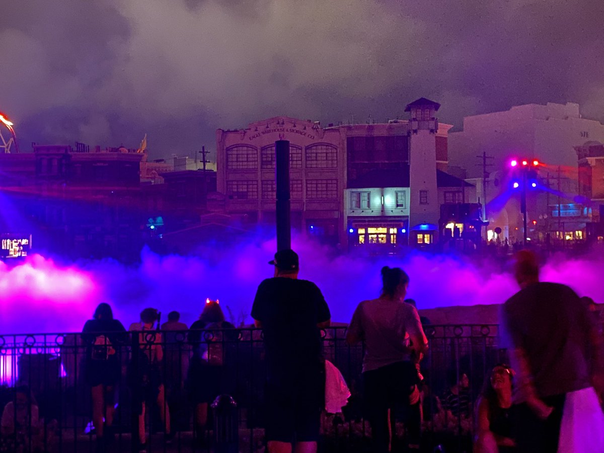 lilly4884's tweet photo. @HHNstagram @HorrorNightsORL https://t.co/EXdqXGzIAu