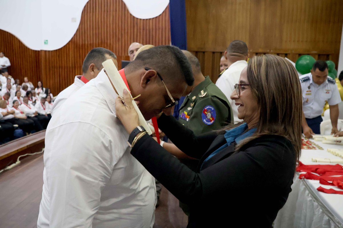 CaraboboGB's tweet photo. En acto solemne realizado en el Auditorio de la Villa Olímpica de Naguanagua, 174 diplomantes en DDHH recibieron sus certificados tras culminar el ciclo académico correspondiente al Diplomado en la materia avalado por la Comisión de Derechos Humanos. https://t.co/85r3p9goWO