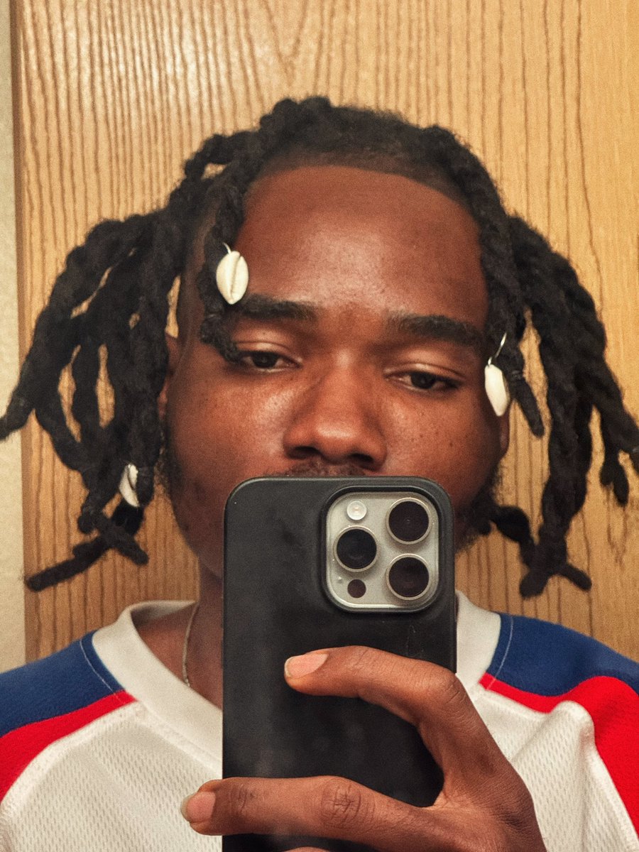 MrEl_noel's tweet photo. 910 days later, I dropped another music. Feel free to give it a listen:

https://t.co/fZOJVTYeyt https://t.co/TJQAD4jMq5
