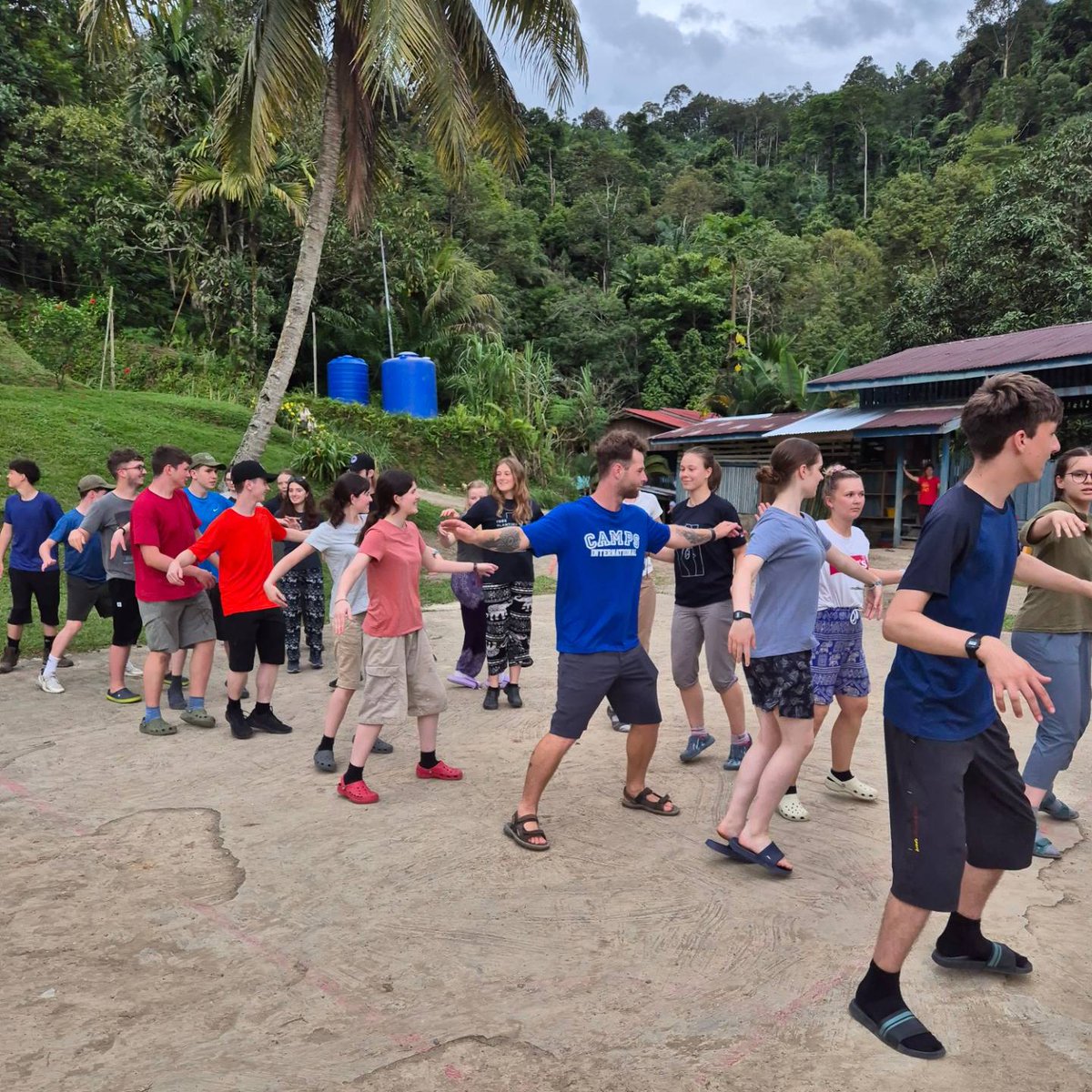 RutherfordTrips's tweet photo. #teamlunbawang has reached camp Rumantai. We have learnt some Malay, learnt a local dance, played some volleyball and shared our dancing cultures. We are looking forward to a day of project work #campsinternational @Mark_Rutherford https://t.co/UKXlwfOwD6