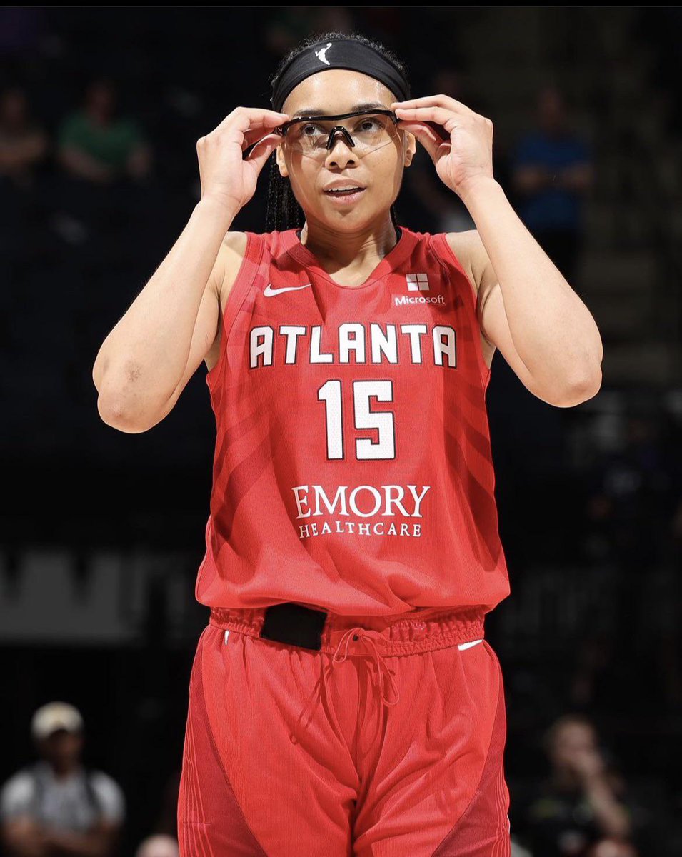 WomensHoops_USA's tweet photo. Allisha Gray makes HISTORY being the first person to win the 3 point competition and the skills challenge! https://t.co/IHlrSs5trn