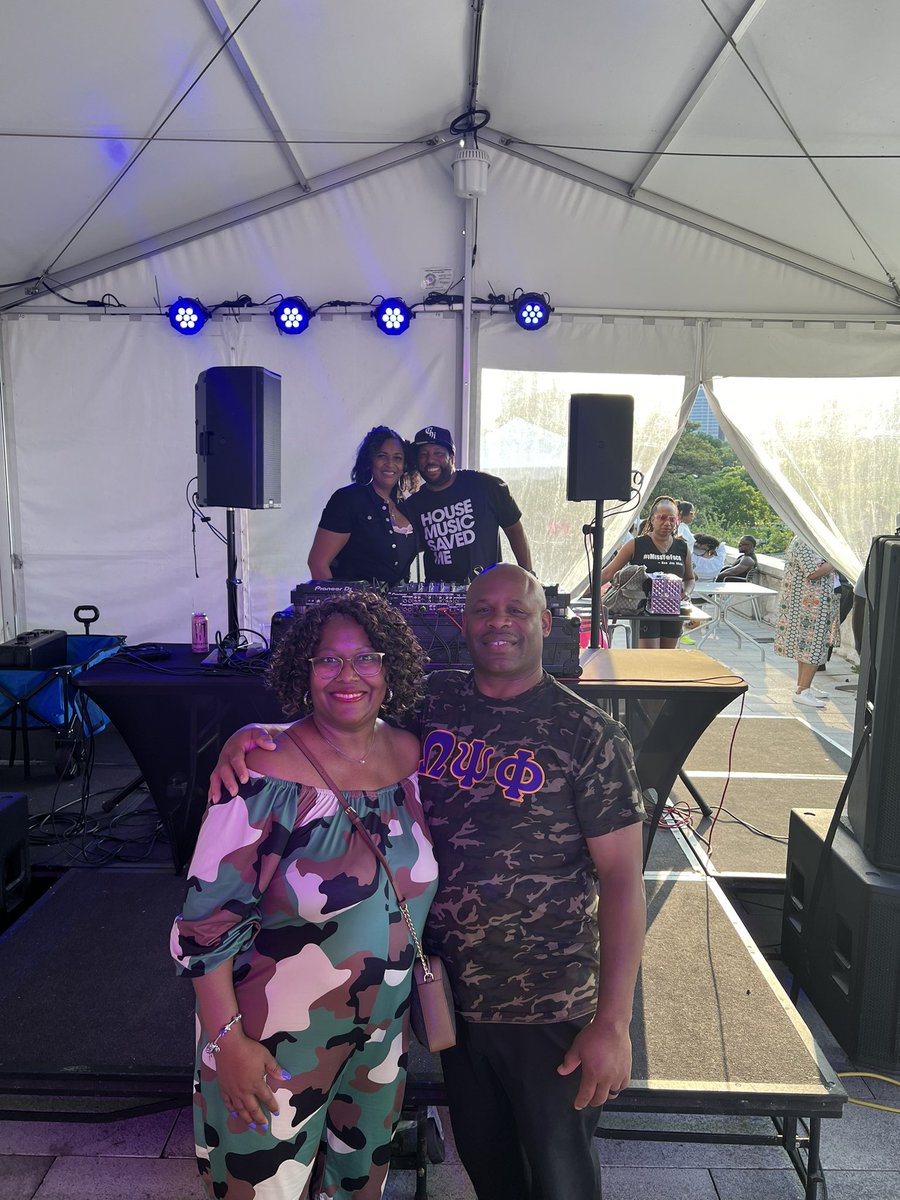 stephaniemthom2's tweet photo. @DeejayAlicia Wonderful set at the Shedd. Enjoyed ourselves. Happy birthday! https://t.co/Lgu7mIfNJE