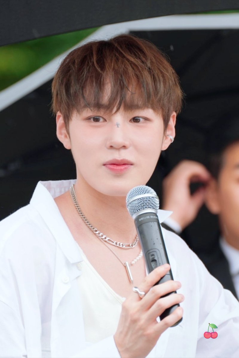 240720

이 사랑둥이를 어쩌면 좋아...❣️

#하성운
#HASUNGWOON
<a href="/gooreumseng/">하성운</a>