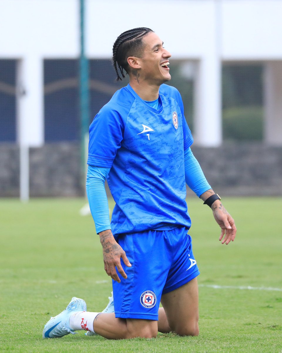 #CruzAzul 🚂

Ahora que se congelaron las negociaciones para la salida de Antuna a Europa, se le ve triste y decaído a Uriel

Antuna: