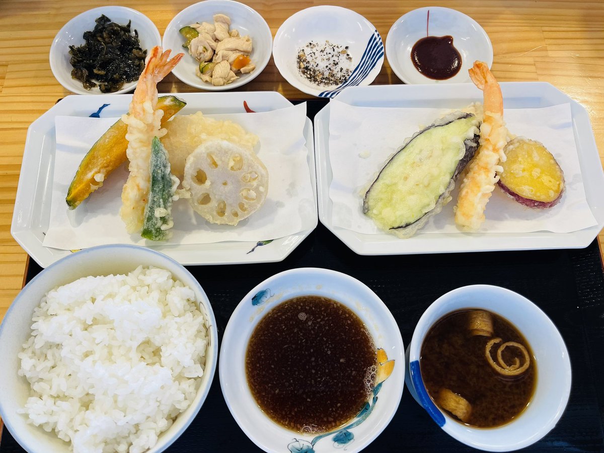 tommygrogro's tweet photo. 【美味い飯】美味い！安い！
静岡市　博多天ぷら専門店
近くにあれば毎週食べたい😁

#ぼっち美味い飯
#静岡美味い飯
#博多天ぷら https://t.co/TDn1aoKBWF