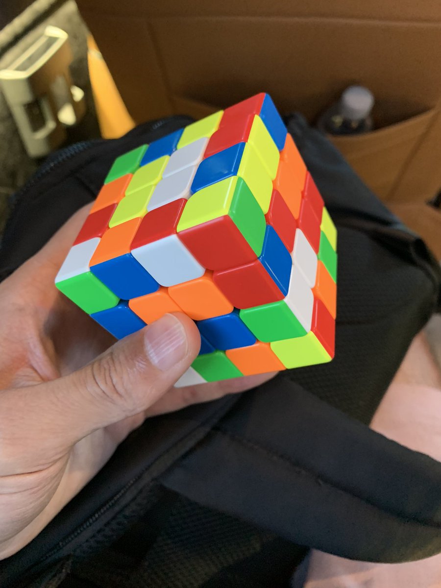 donachocolate's tweet photo. 昨年に引き続きルービックキューブ攻略
今回は4x4に挑戦
昨年学んだ3x3攻略法のおかげで攻略成功 https://t.co/JSNFvT1jCU