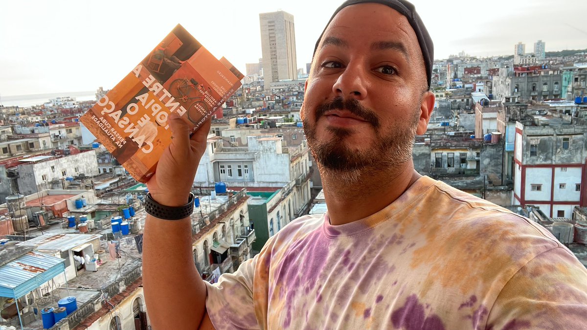 rauli_pm's tweet photo. Llegó a la Habana!!! 

Gracias a @vandeoliva y el resto de los organizadores por este libro!!! Una invitación a debatir la Cuba de hoy desde disímiles miradas y posicionamientos. 
Un inmenso placer aportar al debate con mi artículo sobre el camino del matrimonio igualitario. https://t.co/1hkHer40An