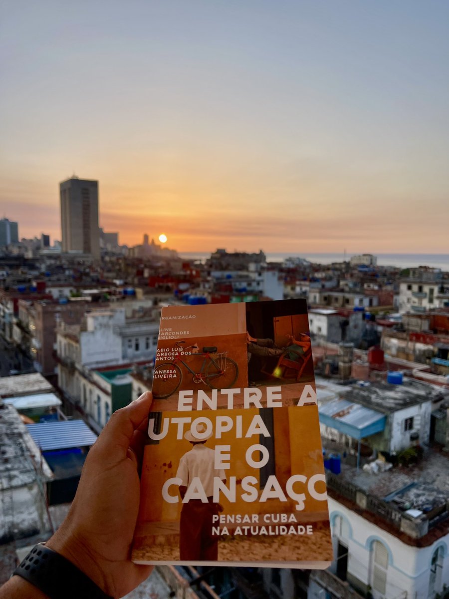 rauli_pm's tweet photo. Llegó a la Habana!!! 

Gracias a @vandeoliva y el resto de los organizadores por este libro!!! Una invitación a debatir la Cuba de hoy desde disímiles miradas y posicionamientos. 
Un inmenso placer aportar al debate con mi artículo sobre el camino del matrimonio igualitario. https://t.co/1hkHer40An