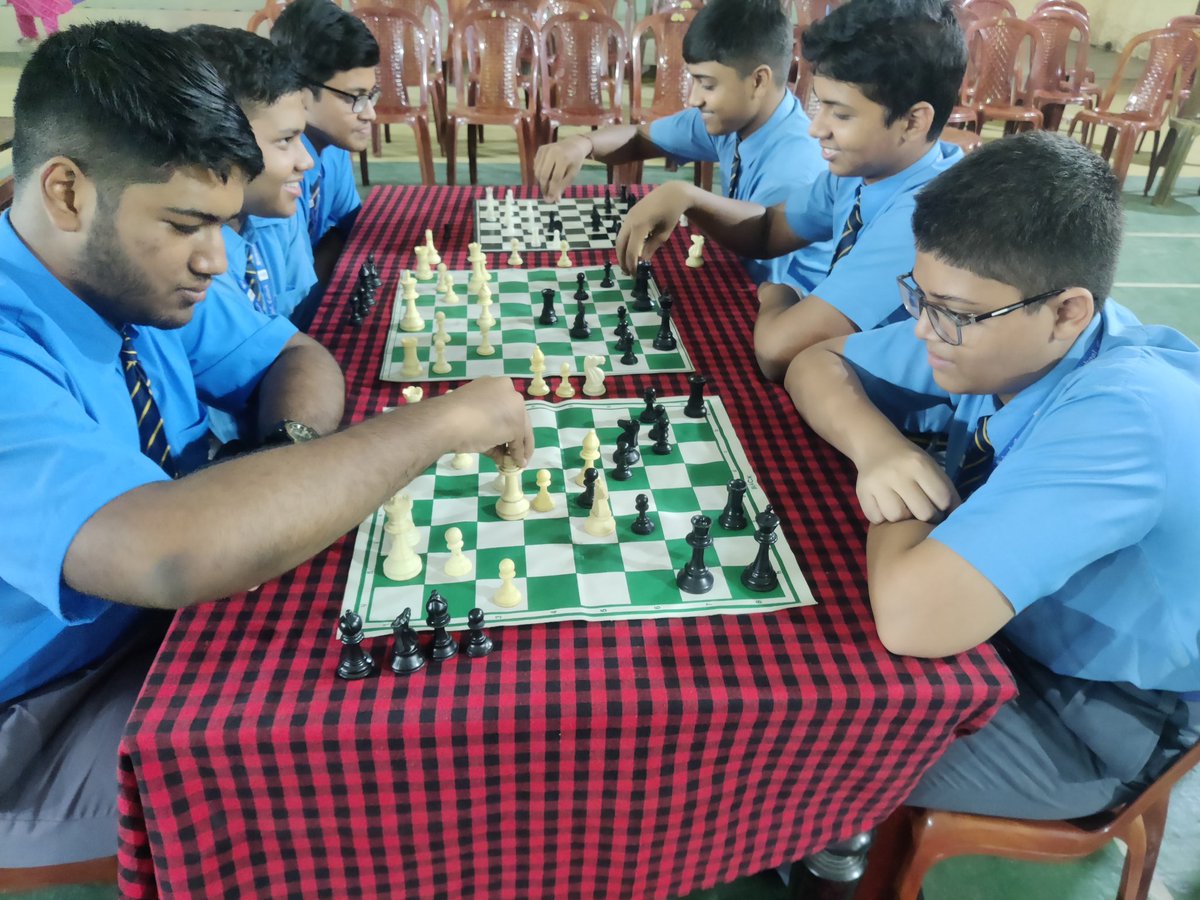 CuttackStewart's tweet photo. International Chess Day 2024
129 Students from std 1-12 participated in a Chess Championship.
Hon'ble Secretary of All Odisha Chess Association Mr Debabrata Bhatta graced the occasion as chief guest along with Mr Biswajit Ray, Senior Chess Coach Odisha as the Guest of Honour https://t.co/0OkbCoBZKd