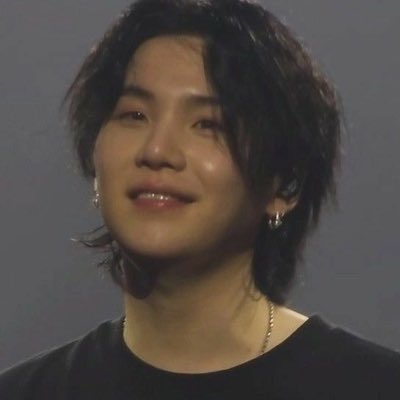 agustdsvg's tweet photo. #NewProfilePic Finally decided to make an account!! https://t.co/xKLPje3GpO