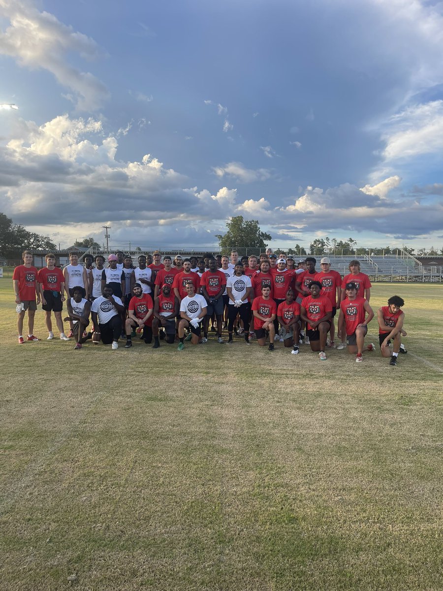 𝟏𝐬𝐭 𝐀𝐧𝐧𝐮𝐚𝐥 𝐁𝐥𝐨𝐮𝐧𝐭𝐬𝐭𝐨𝐰𝐧 𝐀𝐥𝐮𝐦𝐧𝐢 𝐅𝐨𝐨𝐭𝐛𝐚𝐥𝐥 𝐓𝐨𝐮𝐫𝐧𝐚𝐦𝐞𝐧𝐭 𝟐𝟎𝟐𝟒… “𝐍𝐨𝐭𝐡𝐢𝐧𝐠 𝐥𝐢𝐤𝐞 𝐚 𝐅𝐫𝐢𝐝𝐚𝐲 𝐍𝐢𝐠𝐡𝐭 𝐔𝐧𝐝𝐞𝐫 𝐓𝐡𝐞𝐦 𝐋𝐢𝐠𝐡𝐭𝐬 𝐚𝐭 𝐁𝐨𝐰𝐥𝐞𝐬 𝐅𝐢𝐞𝐥𝐝”… #𝐖𝐞𝐀𝐫𝐞𝐁𝐥𝐨𝐮𝐧𝐭𝐬𝐭𝐨𝐰𝐧 🐅