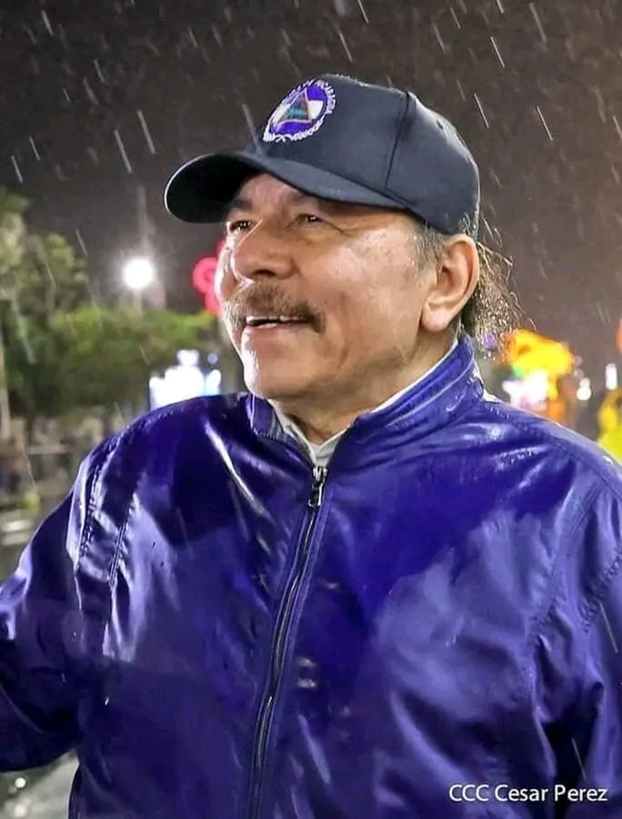 “Hay que endurecerse sin perder jamás la ternura”.
 Che Guevara

Viva nuestro Comandante Daniel Ortega Saavedra 
Presidente de #Nicaragua 
Comandante de nuestra Revolución Popular
Líder máximo de nuestro #FSLN
#4519LaPatriaLaRevolucion 
#UnidosEnVictorias 
✌️♥️🖤

<a href="/QuenriM/">QuenriⓂ️</a>