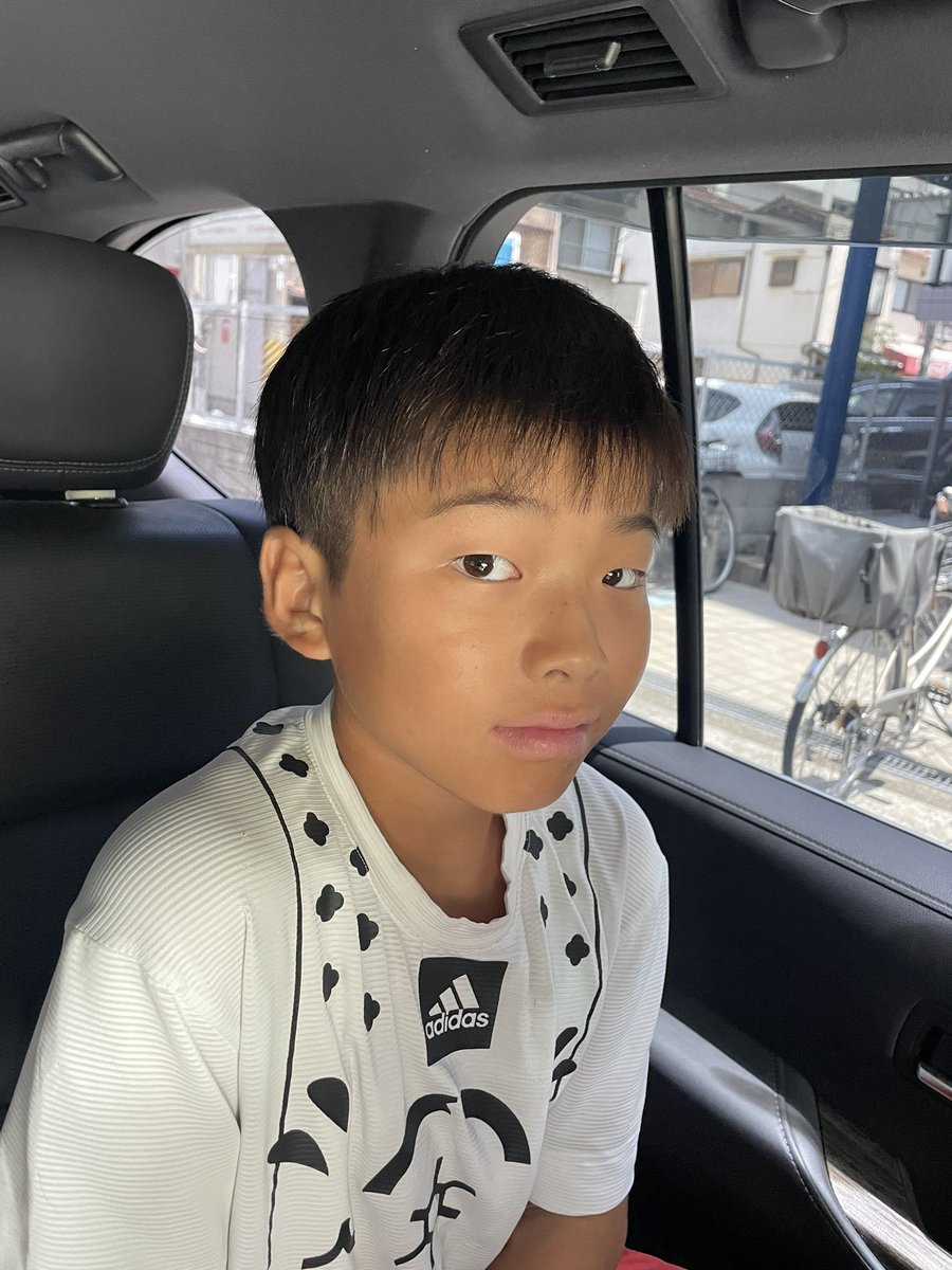 yunkorokonkoro's tweet photo. 関西ジュニア終わって散髪してスッキリ💈
まだまだ夏の試合はつづく😁
#テニス好き
#ジュニアテニス
#ガチンコ道場破りチャンネル
#yonex
#ヨネックステニス
#polytourpro
#vcore
#polytourrev https://t.co/31ALuc0OFv