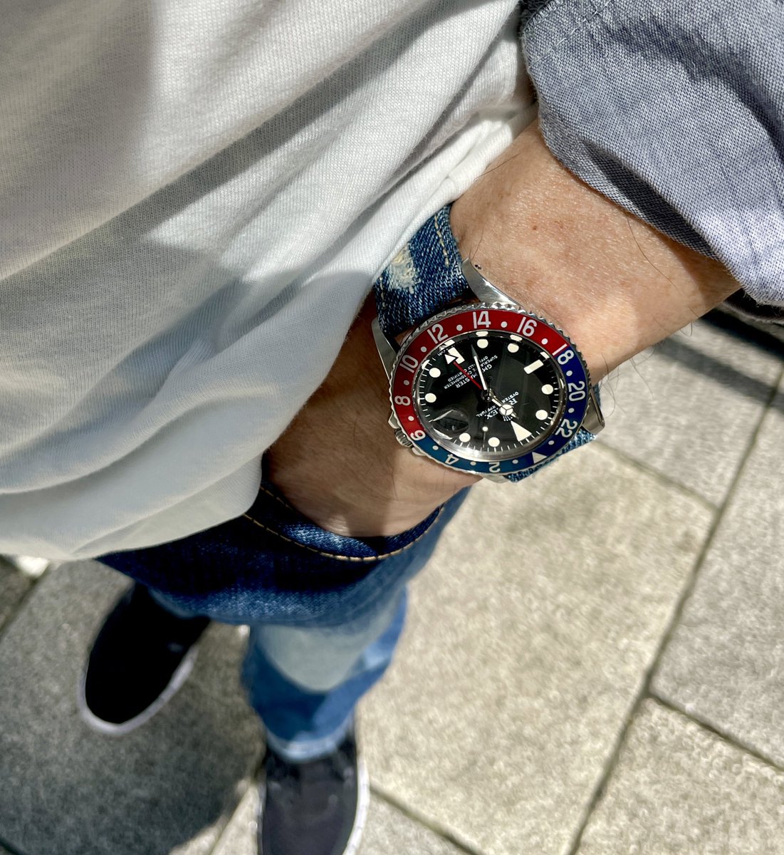 明日のロレックス通信を書き終えたのでぶらっと表参道へ野暮用