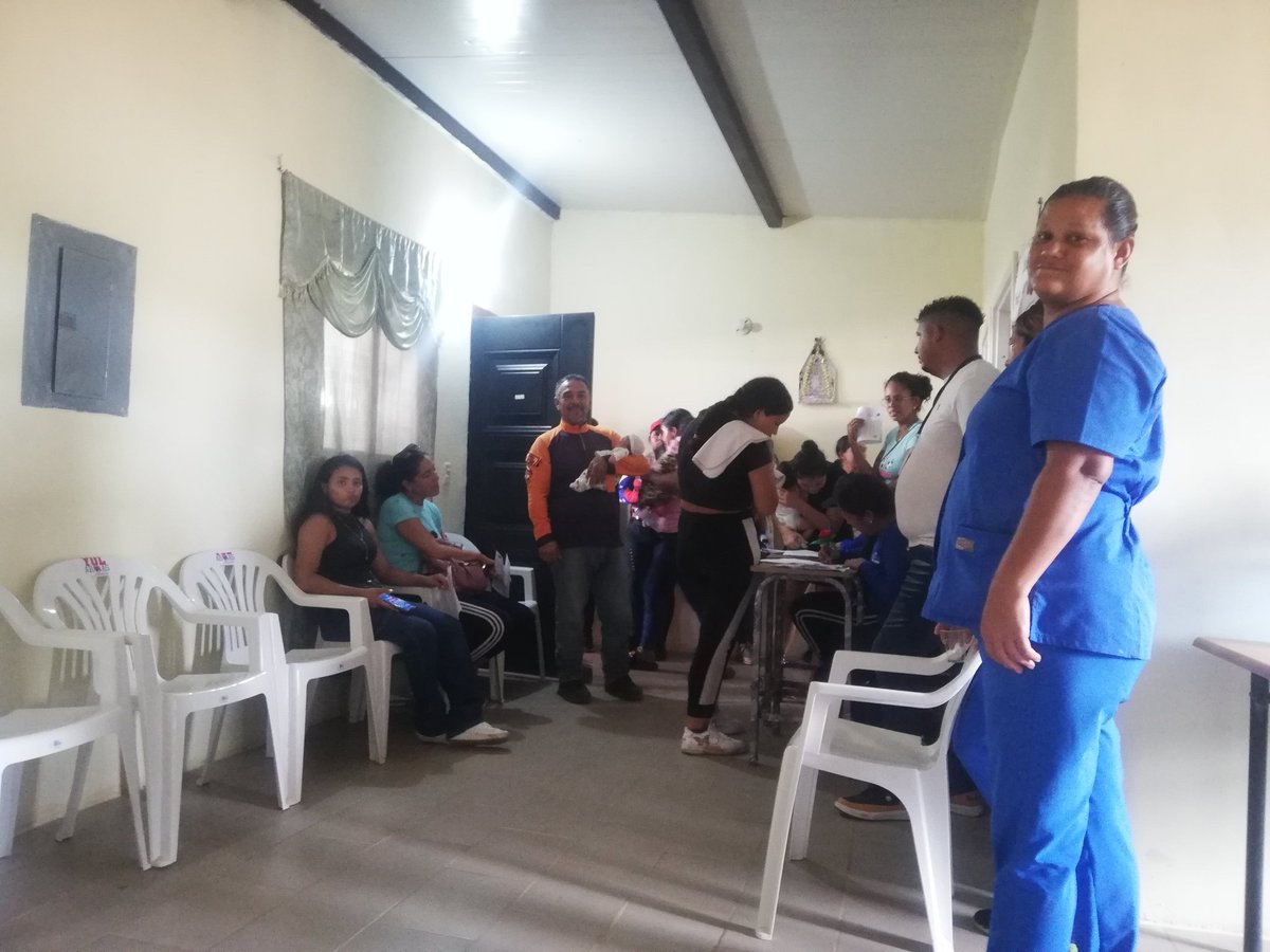 CCLAPMarcanoNE's tweet photo. #19Jul|| El Pdte @NicolasMaduro, fomenta la planificación familiar en la población femenina de #Marcano brindando atención a las mujeres con la jornada de  colocación de implantes subdérmicos totalmente gratuitos.
#PuebloVictorioso
#SoyComunicadorClapNE https://t.co/3H2A8mBSz5
