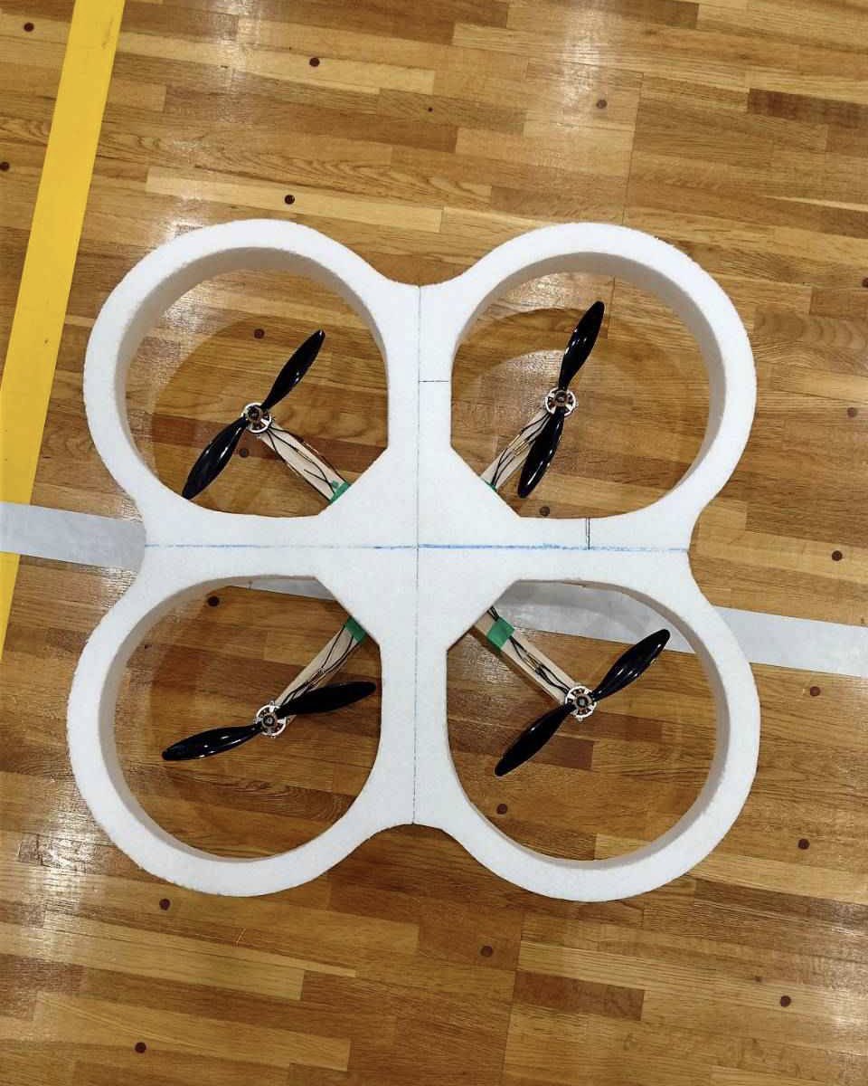 tuatbm's tweet photo. 第20回飛行ロボットコンテスト、マルチコプター部門にエントリーしました。
チーム名 : Fortuner
新1年生主体のチームです✨
発泡スチロール製の大型機で挑みます!
#飛行ロボコン #マルチコプター #multicopter https://t.co/mGGOOothjQ
