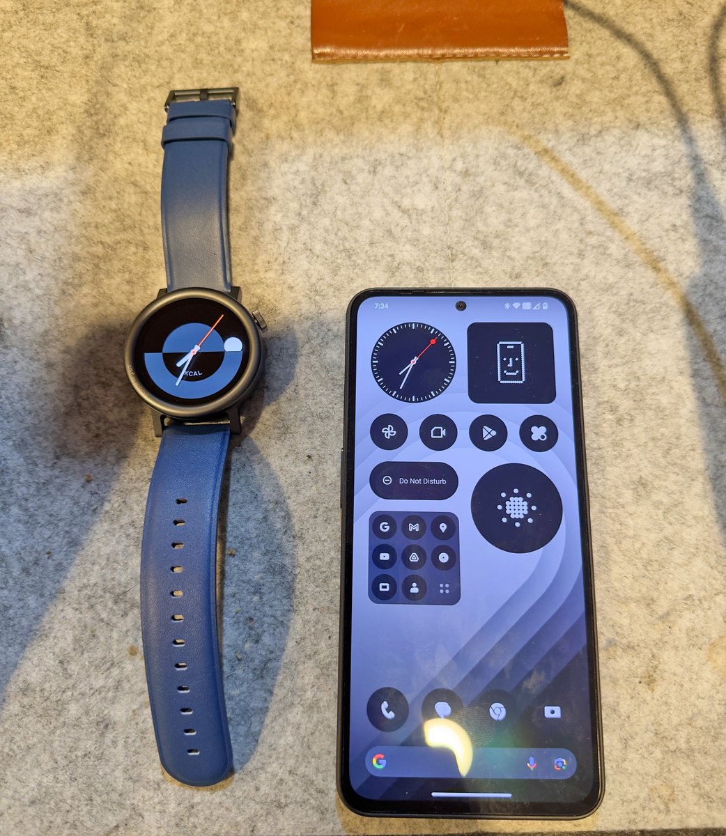 mybelovedcamera's tweet photo. 先日発売されたCMF Phone 1とWatch Pro 2が揃った。デザインもUIもかなりお洒落。時計のバンドはサイトで見る色よりも少し褪せている感じ。少し残念

基本はAppleメインだけれど、こういう製品がこんなに安価であると、試したくなるよね。スマホの方は仕事でのテスト用だし時計は複数でも悪くないし https://t.co/Tfhziwpi9A