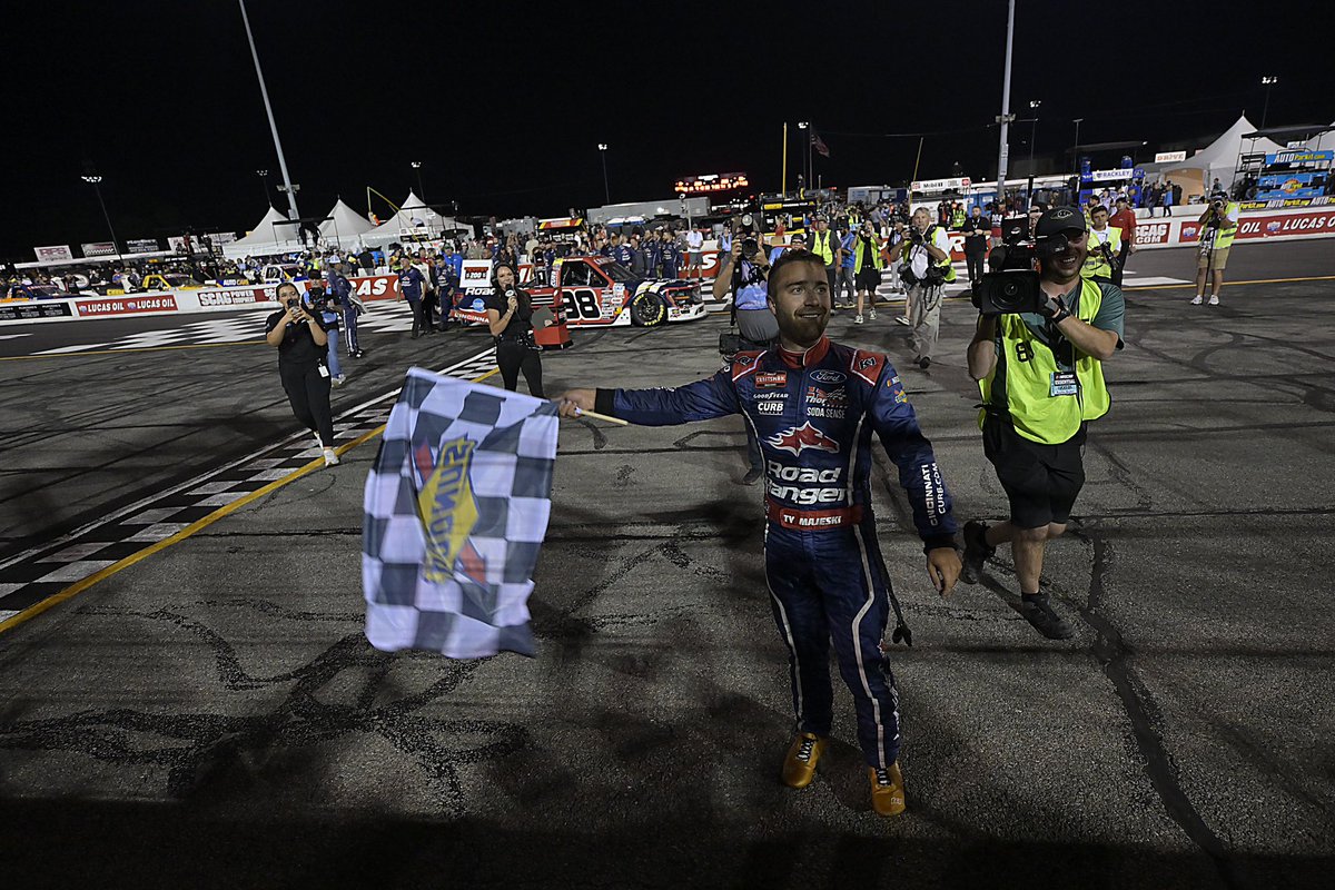 #NASCAR | 🏁🏁🏁
Win at <a href="/RaceIRP/">Lucas Oil Indianapolis Raceway Park</a> ✅
Clinch playoff spot ✅
Way to go <a href="/TyMajeski/">Ty Majeski</a> 

#Ford