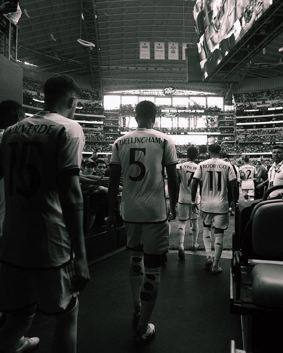 theMadridZone's tweet photo. THIS PICTURE. 😮‍💨

Preseason, 2023. 🔙 https://t.co/BYKa2fhL7t