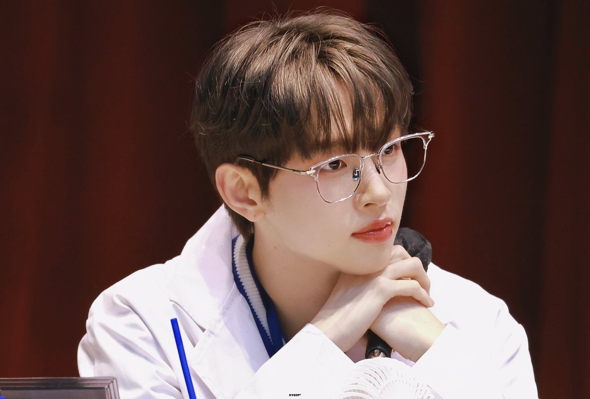 2hyeop0813's tweet photo. 240510 점프업 팬싸 HQ

하..의대 가고 싶다

#이협 #HYEOP #ヒョプ
#드리핀 #DRIPPIN https://t.co/imnjMrTPJK