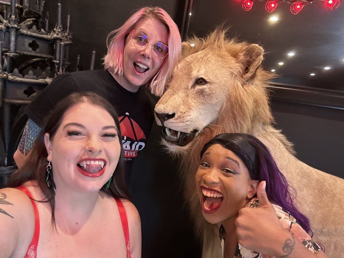 Had a great day filming with @XSubbieCupcakeX at @DanEternal&rsquo;s Dansion. Thanks @CassCummingsxxx for helping<a class="tags" target="_blank" title="On Twitter" href="/?out=eyJ0eXAiOiJKV1QiLCJhbGciOiJIUzUxMiJ9.eyJpYXQiOjE3MzA0MjA4NDMsImlzcyI6InR3cG9ybnN0YXJzLmNvbSIsIm5iZiI6MTczMDQyMDg0MywiZXhwIjoxNzYxOTU2ODQzLCJyZWRpcmVjdF91cmwiOiJodHRwczovL3R3aXR0ZXIuY29tL1hTdWJiaWVDdXBjYWtlWCJ9.cA9oLOX_IH170_pOs3oKwCGDF_7nzxs8hgLf0cOsl4EZOgg5HIbu2NF7Mr4ZgDfaBb6rVXYZK7PvKKsLld9vMA">@XSubbieCupcakeX</a><a href="/tag/clip"class="tags"><span>#clip</span></a>