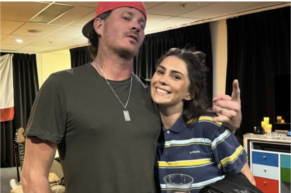 rollingstoneaus's tweet image. Here’s the story behind @amyshark’s upcoming single featuring @blink182’s @tomdelonge, #MyOnlyFriend

au.rollingstone.com/music/music-ne…