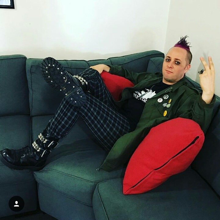 GrimmReaperGirl's tweet photo. Don’t make me choose, y’all. #LiamOBrien #TaliesinJaffe #GothDaddy #ArtDaddy #DontMakeMeChoose #fire https://t.co/lSydoEkFqH