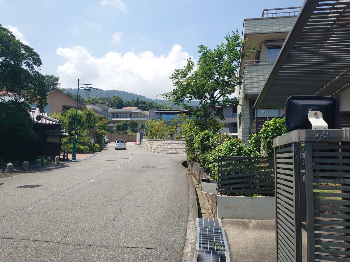 天童よしみ 六麓荘