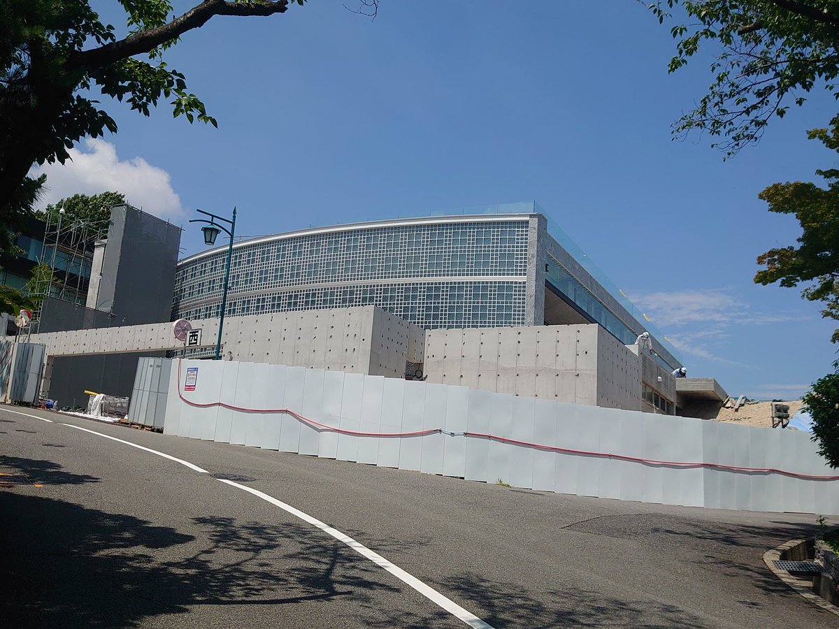 天童よしみ 六麓荘