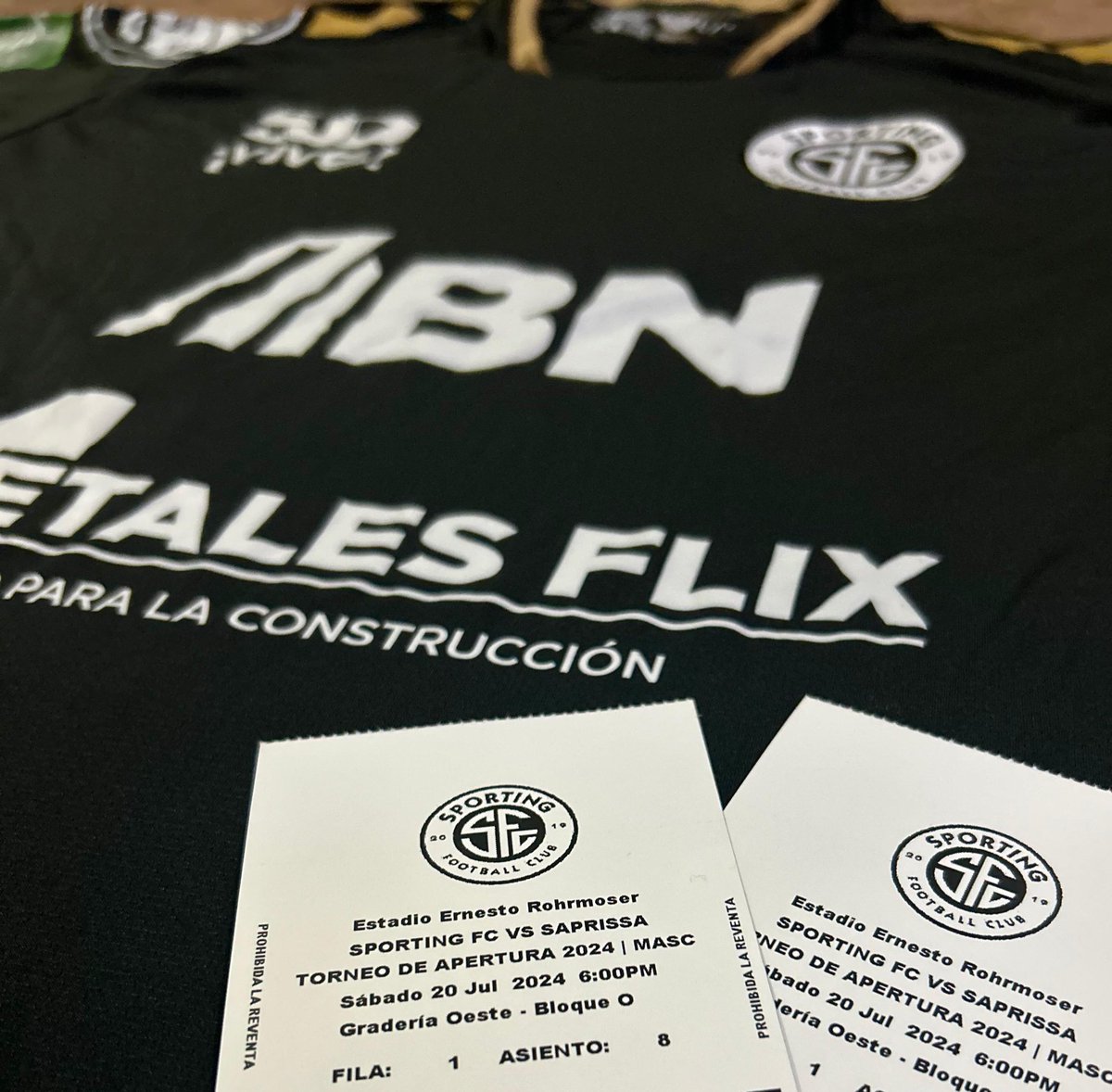 Entre todos los que sigan a <a href="/KevinJimenezCR/">Kevin Jiménez</a> y a <a href="/sportingcr/">Sporting FC</a>, den RT a este post y comenten quedaran participando por un par de entradas para mañana y una camisa albinegra a elegir 🔥