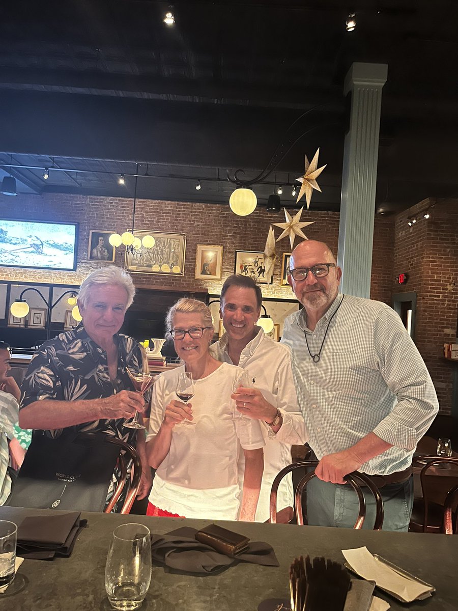 PaulMecurio's tweet image. GREAT time @thecaferi (next to @unitedtheatre ) - many thanks to my pal Steve Corrigan GM of The Cafe.  Amazing food and drink. Alotta laughs. U gotta check out #thecafe. It’s the best.  #theunitedtheatre