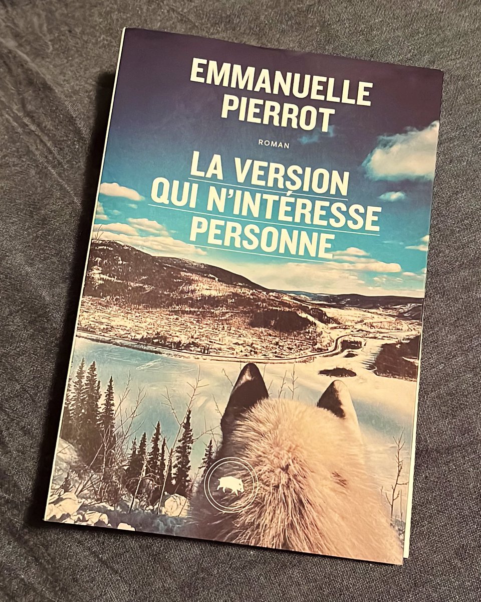 Une écriture franche, ciselée, qui trouve la ligne claire pour conter une histoire qui colle à la peau et reste en mémoire. Merci à <a href="/Tybodeau/">David Thibodeau</a> de m’avoir donné envie de le lire vite, et à <a href="/LeQuartanier/">Le Quartanier</a> d’avoir permis au monde de découvrir le talent d’Emmanuelle Pierrot 🙏🏼