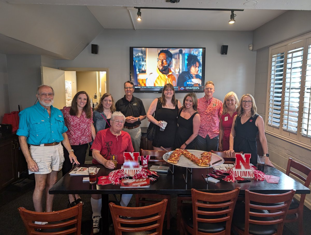 SVeil's tweet photo. Great catching up with @Unl_CoJMC alums in Kansas City! Thank you @Charlie_Arnot and Look East for hosting! https://t.co/zJZAM7NbPX
