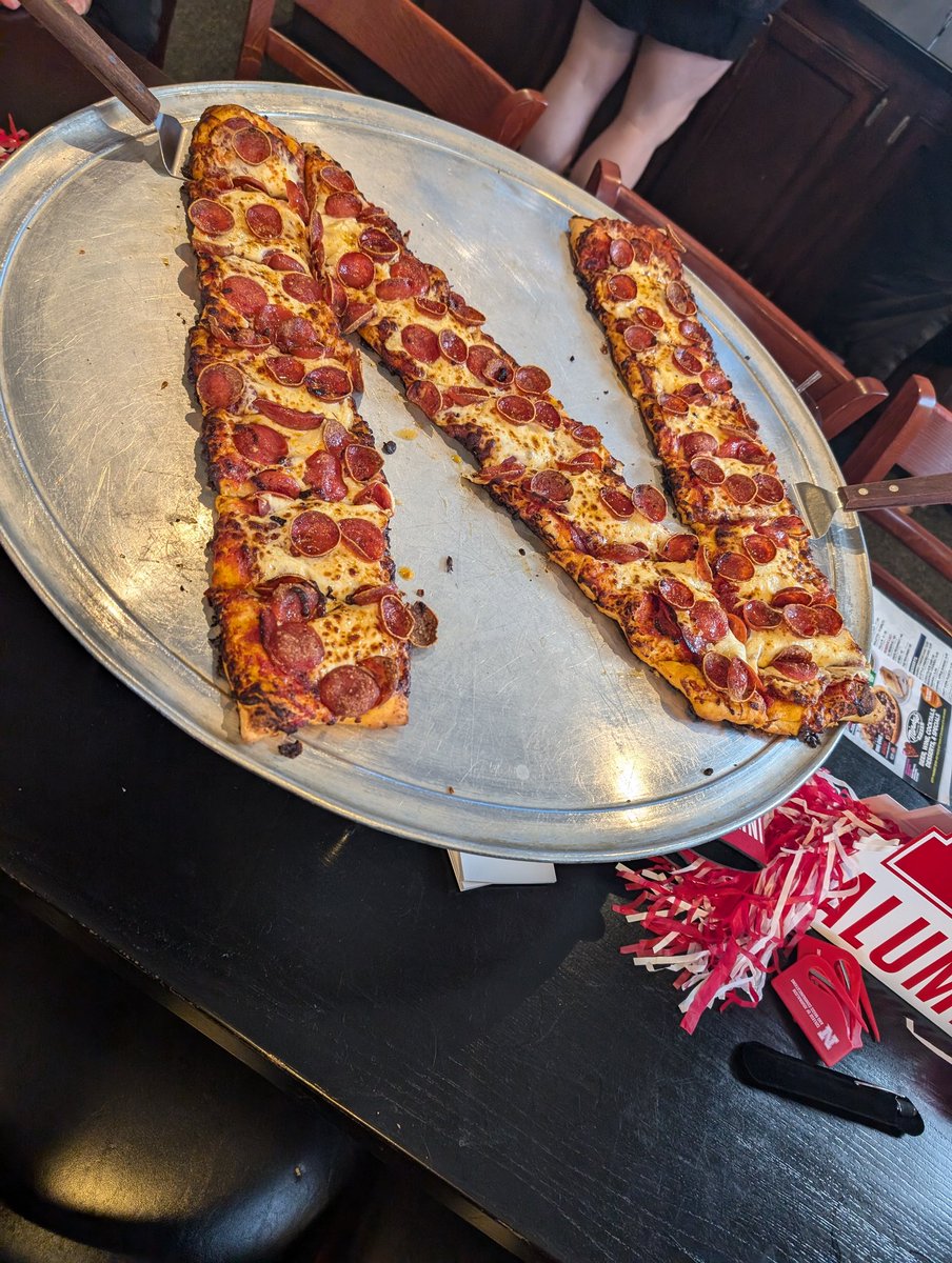 Great catching up with <a href="/Unl_CoJMC/">UNL CoJMC</a> alums in Kansas City! Thank you <a href="/Charlie_Arnot/">Charlie Arnot</a> and Look East for hosting!