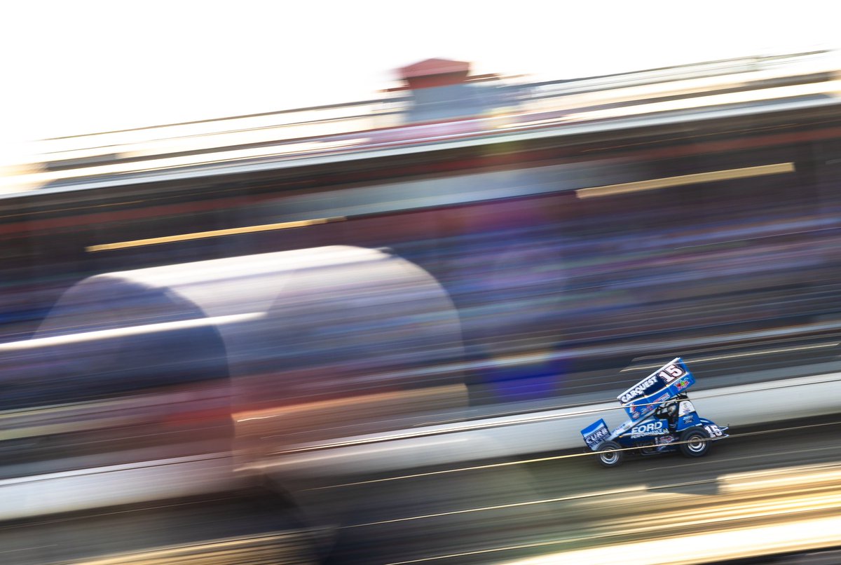 An insane drive from 25th to 4th earns <a href="/DonnySchatz/">Donny Schatz</a> &amp; <a href="/TonyStewart_Rcg/">Tony Stewart Racing</a> the <a href="/KSE_Racing/">KSE Racing</a> Hard Charger at <a href="/EldoraSpeedway/">ELDORA SPEEDWAY</a> 🤯