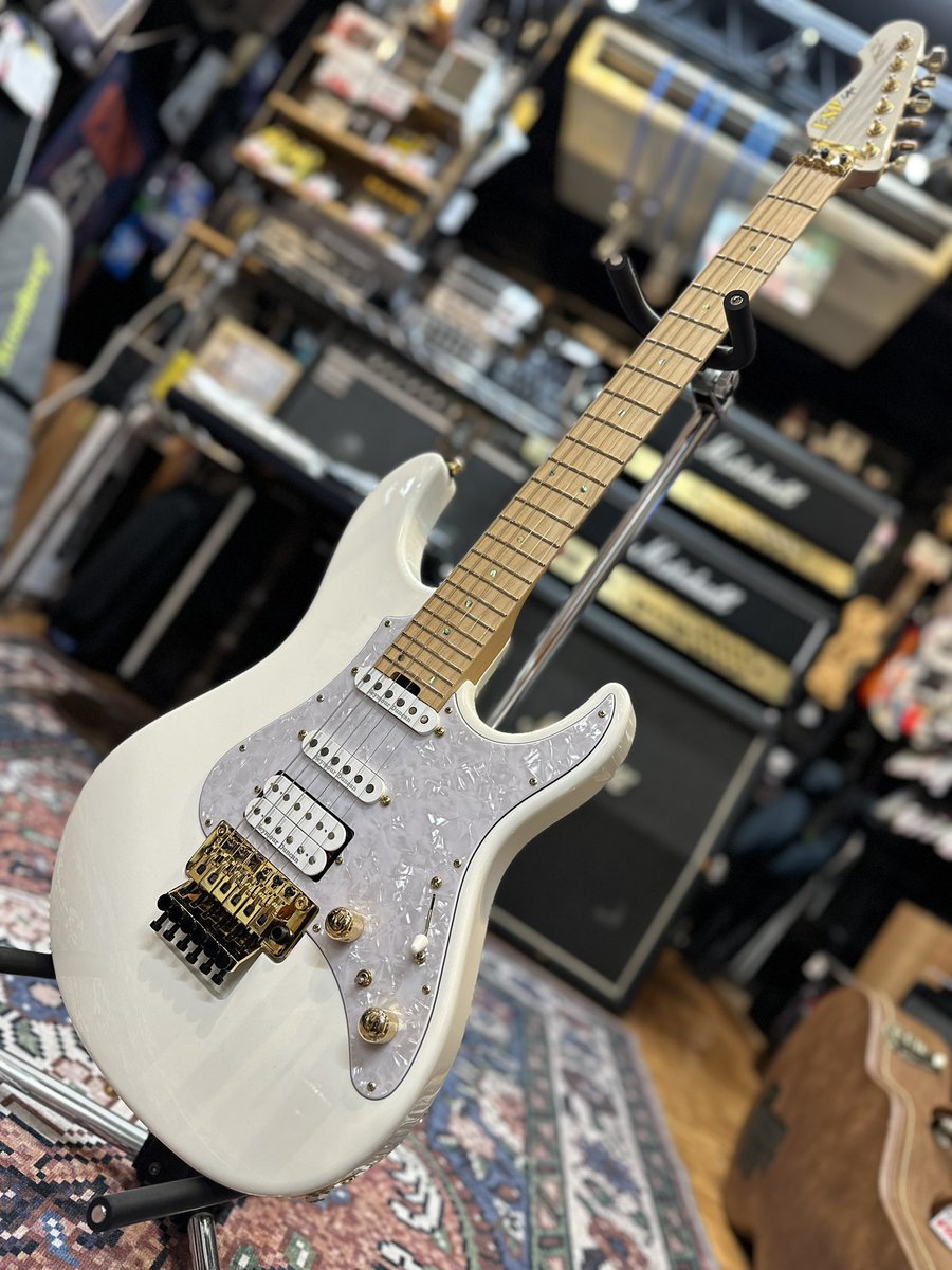 THE ALFEEの高見沢俊彦さんモデルのESP SNAPPER TAKAMIY Customの超美